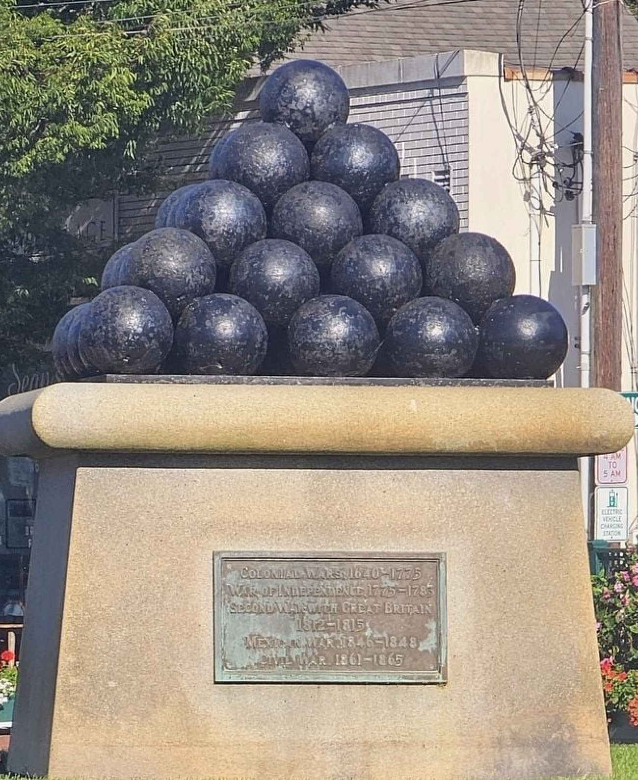 Monument Square .png